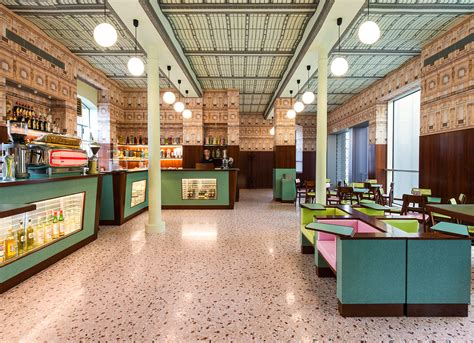 prada fondazione cafe